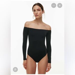 Babaton • Contour Off-Shoulder Longsleeve Bodysuit • Size Large